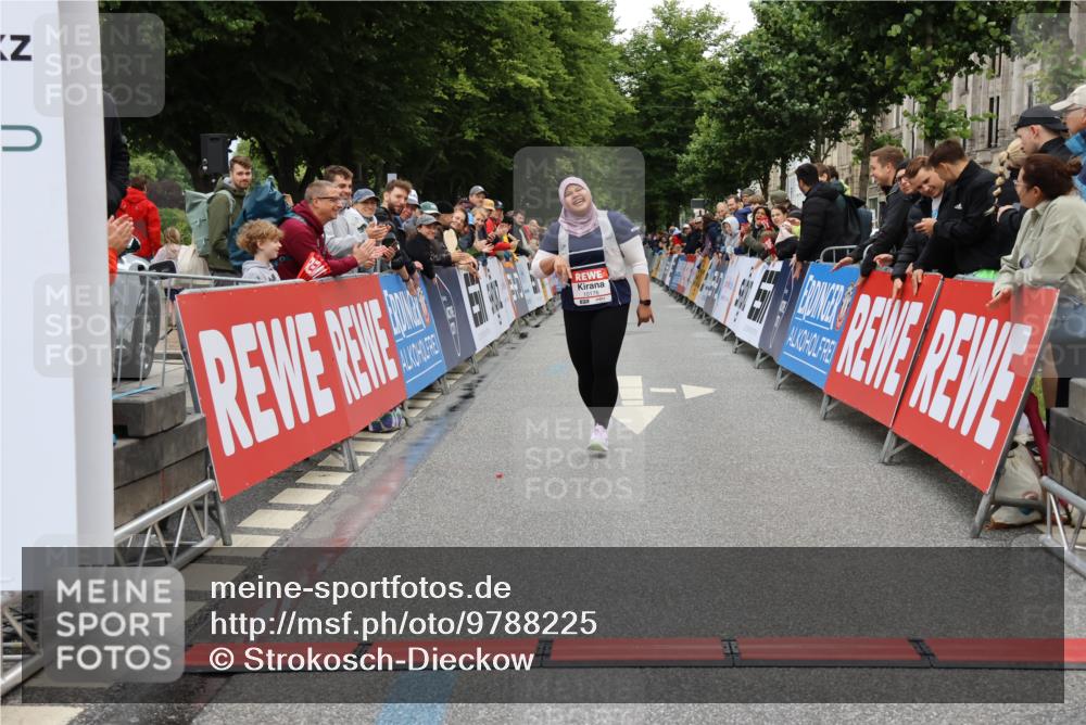 14.06.2026 - REWE Women's Run Strokosch-Dieckow http://msf.ph/oto/9788225 14.06.2026 10:37:43 Ziel 10176 meine-sportfotos.de
