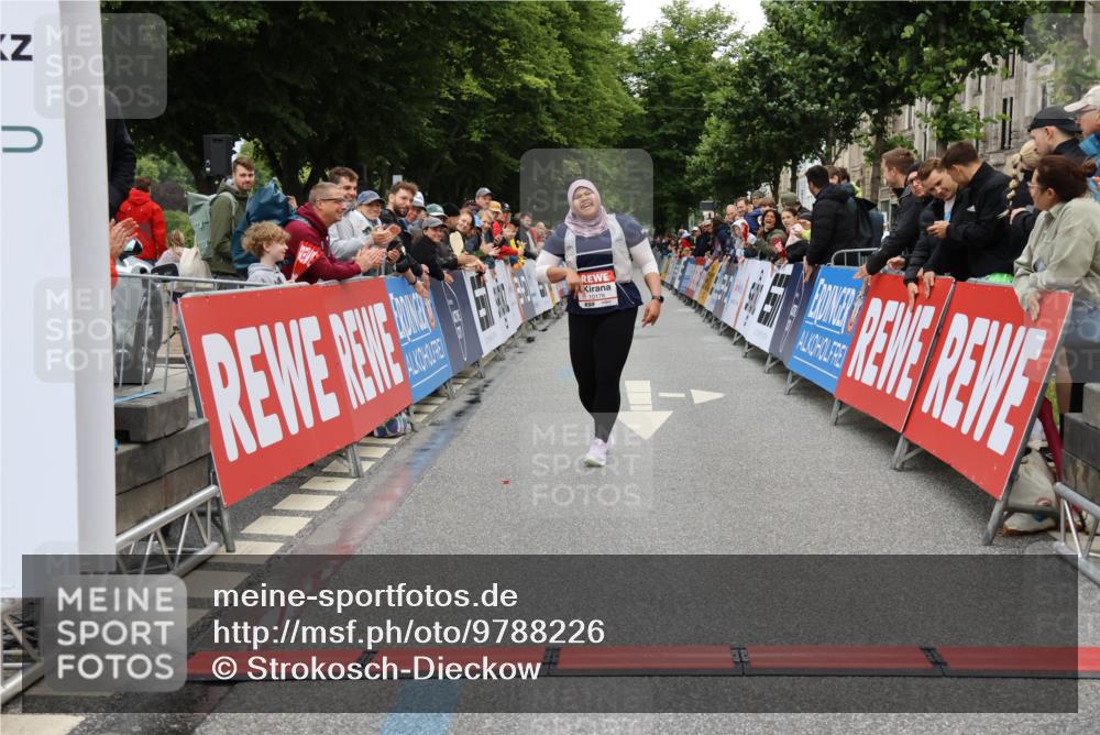 14.06.2026 - REWE Women's Run Strokosch-Dieckow http://msf.ph/oto/9788226 14.06.2026 10:37:43 Ziel 10176 meine-sportfotos.de