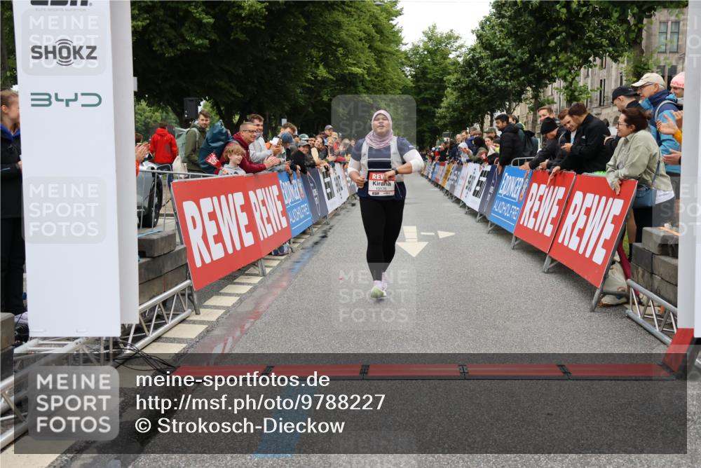 14.06.2026 - REWE Women's Run Strokosch-Dieckow http://msf.ph/oto/9788227 14.06.2026 10:37:44 Ziel 10176 meine-sportfotos.de