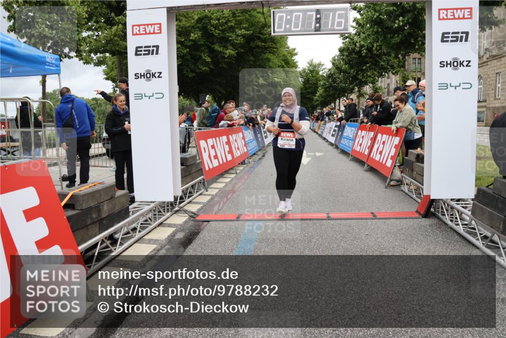 14.06.2026 - REWE Women's Run Strokosch-Dieckow http://msf.ph/oto/9788232 14.06.2026 10:37:45 Ziel 10176 meine-sportfotos.de
