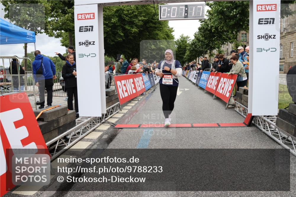14.06.2026 - REWE Women's Run Strokosch-Dieckow http://msf.ph/oto/9788233 14.06.2026 10:37:45 Ziel 10176 meine-sportfotos.de