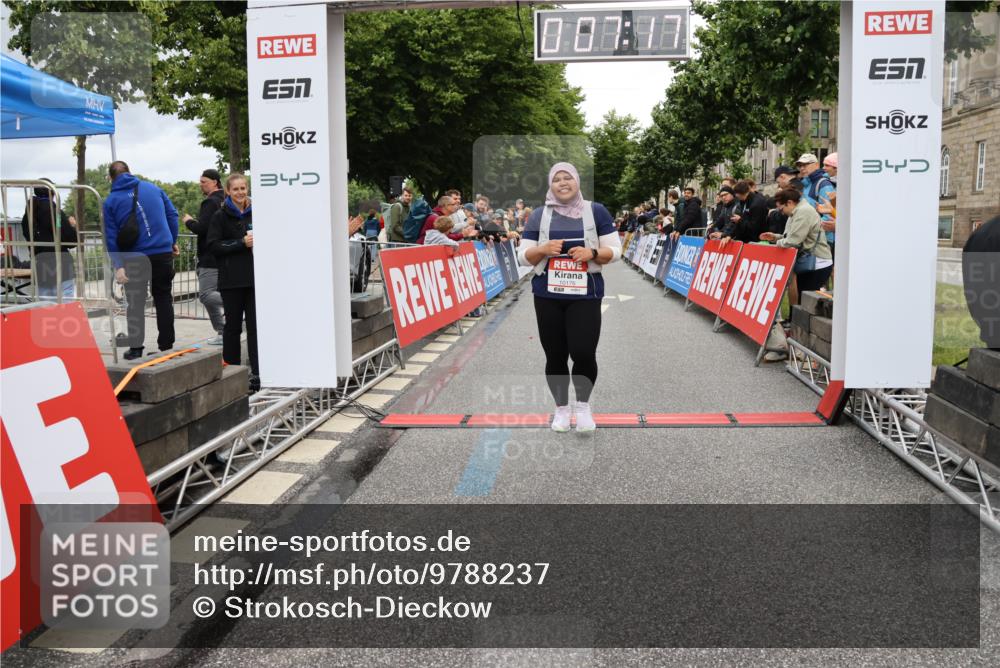 14.06.2026 - REWE Women's Run Strokosch-Dieckow http://msf.ph/oto/9788237 14.06.2026 10:37:45 Ziel 10176 meine-sportfotos.de