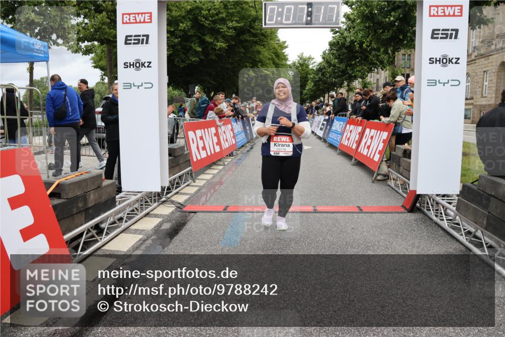 14.06.2026 - REWE Women's Run Strokosch-Dieckow http://msf.ph/oto/9788242 14.06.2026 10:37:46 Ziel 10176 meine-sportfotos.de