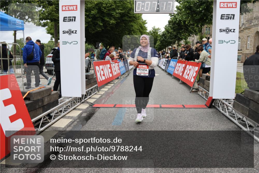 14.06.2026 - REWE Women's Run Strokosch-Dieckow http://msf.ph/oto/9788244 14.06.2026 10:37:46 Ziel 10176 meine-sportfotos.de