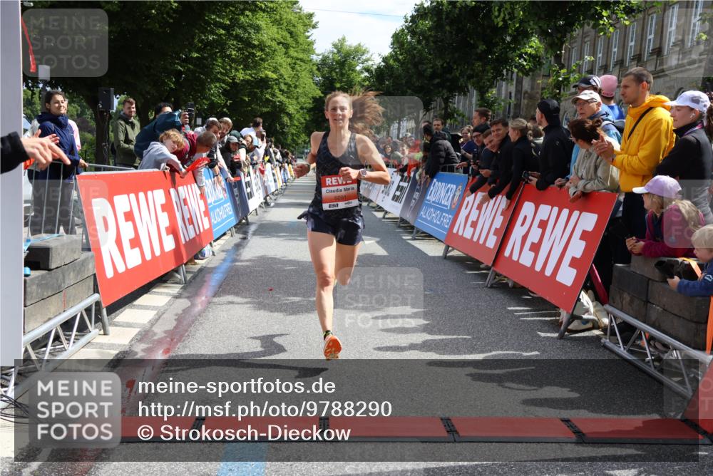 14.06.2026 - REWE Women's Run Strokosch-Dieckow http://msf.ph/oto/9788290 14.06.2026 10:49:58 Ziel 5091 meine-sportfotos.de