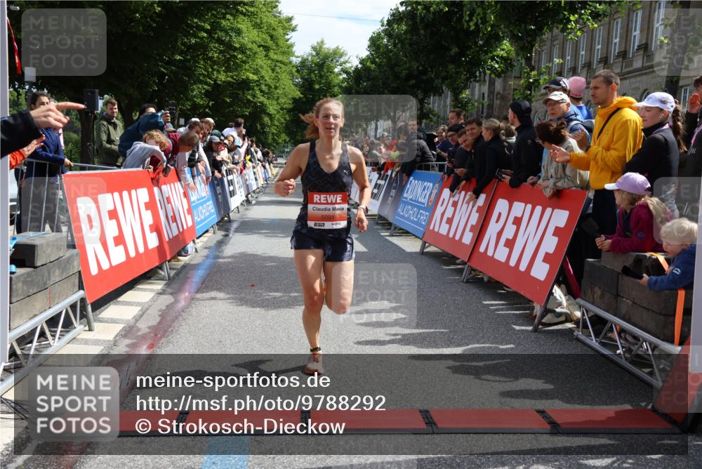 14.06.2026 - REWE Women's Run Strokosch-Dieckow http://msf.ph/oto/9788292 14.06.2026 10:49:58 Ziel 5091 meine-sportfotos.de