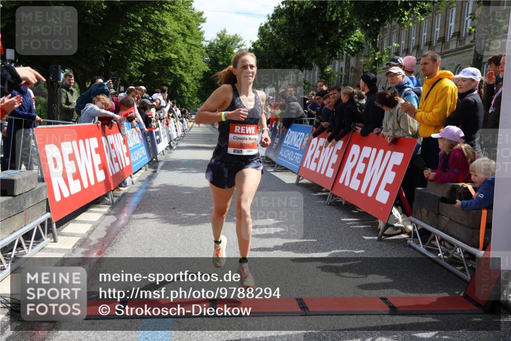 14.06.2026 - REWE Women's Run Strokosch-Dieckow http://msf.ph/oto/9788294 14.06.2026 10:49:58 Ziel 5091 meine-sportfotos.de