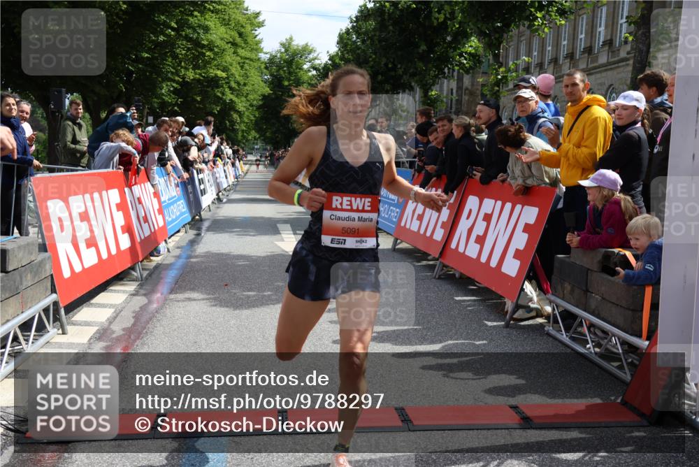 14.06.2026 - REWE Women's Run Strokosch-Dieckow http://msf.ph/oto/9788297 14.06.2026 10:49:59 Ziel 5091 meine-sportfotos.de