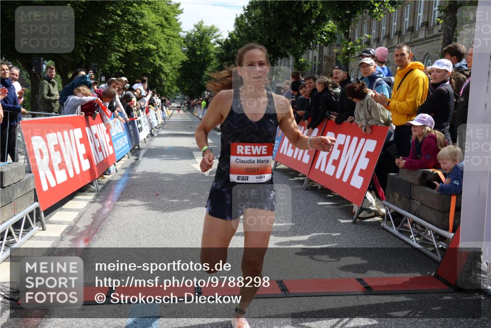 14.06.2026 - REWE Women's Run Strokosch-Dieckow http://msf.ph/oto/9788298 14.06.2026 10:49:59 Ziel 5091 meine-sportfotos.de
