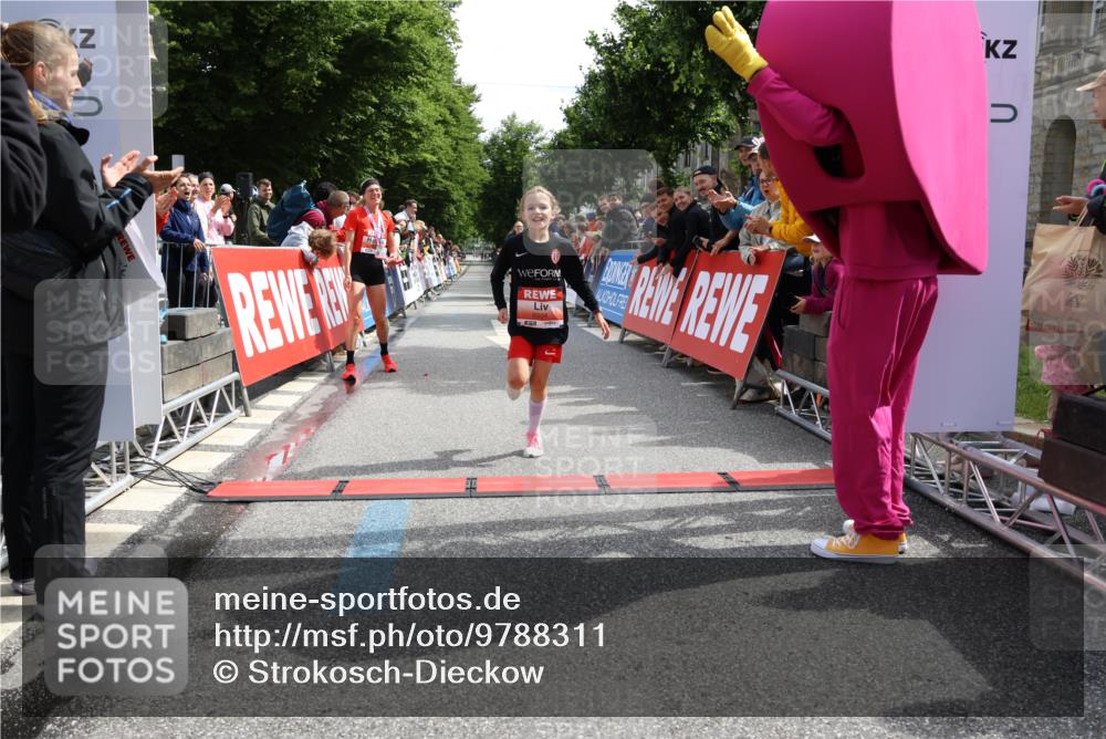 14.06.2026 - REWE Women's Run Strokosch-Dieckow http://msf.ph/oto/9788311 14.06.2026 10:50:13 Ziel 5504, 6063 meine-sportfotos.de