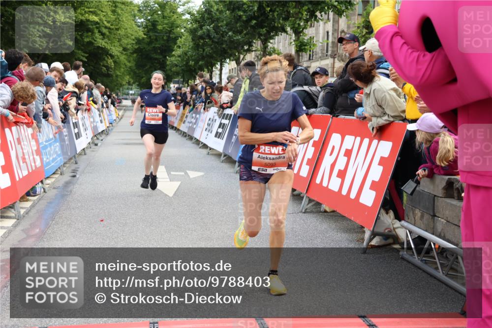 14.06.2026 - REWE Women's Run Strokosch-Dieckow http://msf.ph/oto/9788403 14.06.2026 10:52:01 Ziel 5093, 5982 meine-sportfotos.de