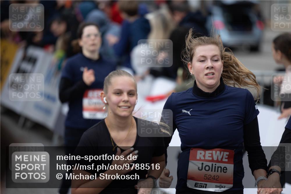 14.06.2026 - REWE Women's Run Michael Strokosch http://msf.ph/oto/9788516 14.06.2026 11:00:58 Laufen 5242 meine-sportfotos.de