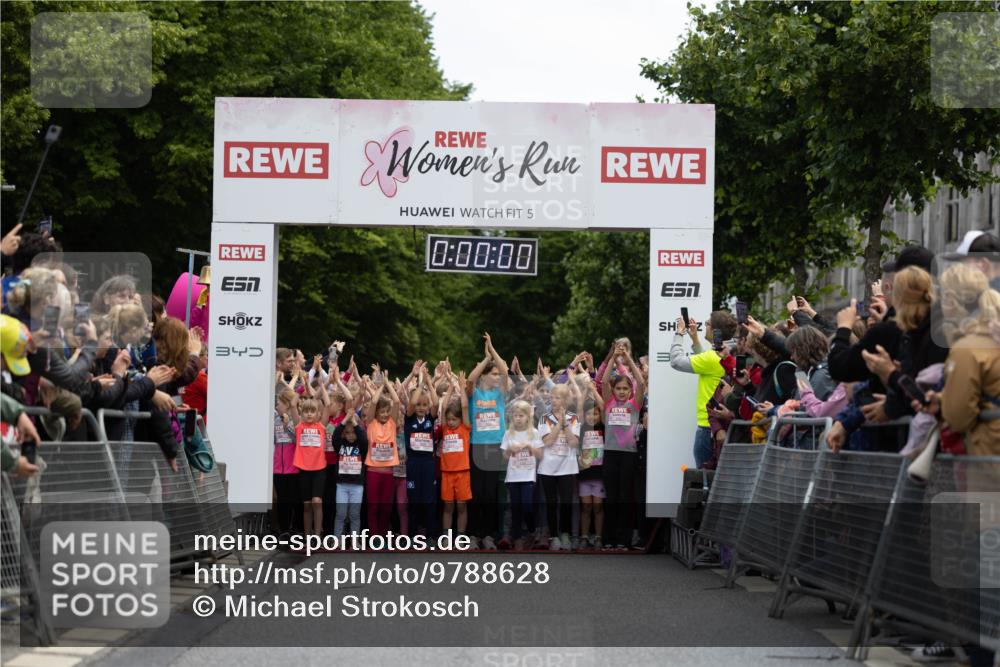 14.06.2026 - REWE Women's Run Michael Strokosch http://msf.ph/oto/9788628 14.06.2026 11:31:03 Laufen 34, 5, 0, 00, 00 meine-sportfotos.de