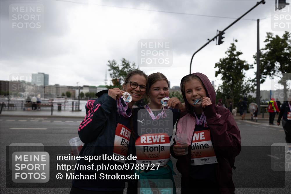 14.06.2026 - REWE Women's Run Michael Strokosch http://msf.ph/oto/9788727 14.06.2026 11:07:15 Laufen 5528, 5530, 6529 meine-sportfotos.de