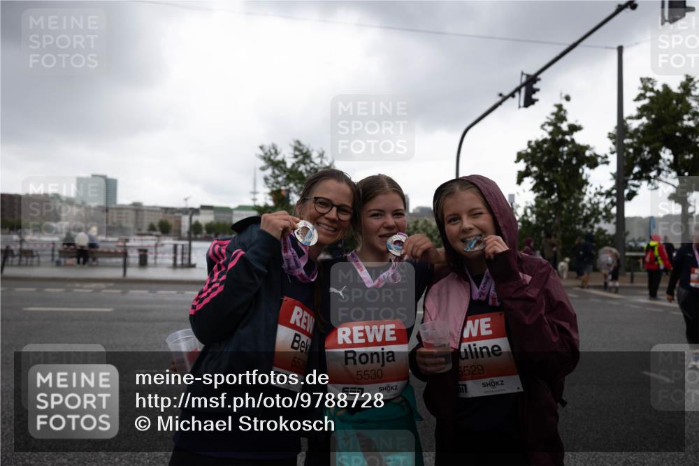 14.06.2026 - REWE Women's Run Michael Strokosch http://msf.ph/oto/9788728 14.06.2026 11:07:15 Laufen 5528, 5530, 6529 meine-sportfotos.de