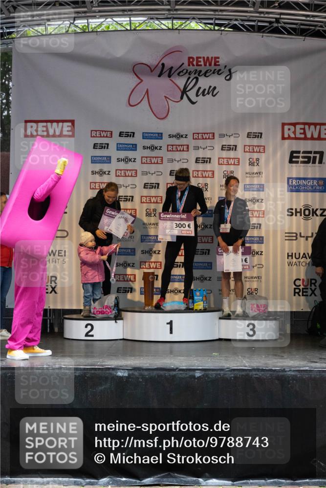 14.06.2026 - REWE Women's Run Michael Strokosch http://msf.ph/oto/9788743 14.06.2026 11:18:04 Laufen 3, 17, 3, 4, 5, 5, 57, 5, 5, 300, 1, 7, 5, 2, 1, 3 meine-sportfotos.de