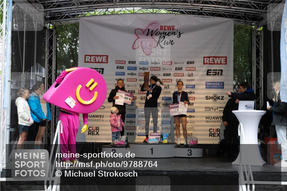 14.06.2026 - REWE Women's Run Michael Strokosch http://msf.ph/oto/9788764 14.06.2026 11:18:23 Laufen 3, 3, 57, 34, 5, 34, 5, 100, 5, 5, 57, 1, 1, 2, 1, 300, 57, 4, 5, 34, 3 meine-sportfotos.de