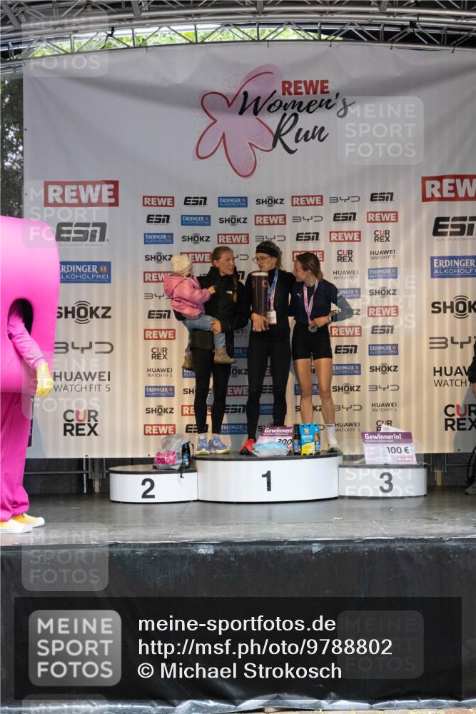 14.06.2026 - REWE Women's Run Michael Strokosch http://msf.ph/oto/9788802 14.06.2026 11:18:57 Laufen 7, 3, 7, 5, 3, 5, 4, 5, 5, 5, 34, 34, 5, 200, 5, 2, 1, 100, 3 meine-sportfotos.de