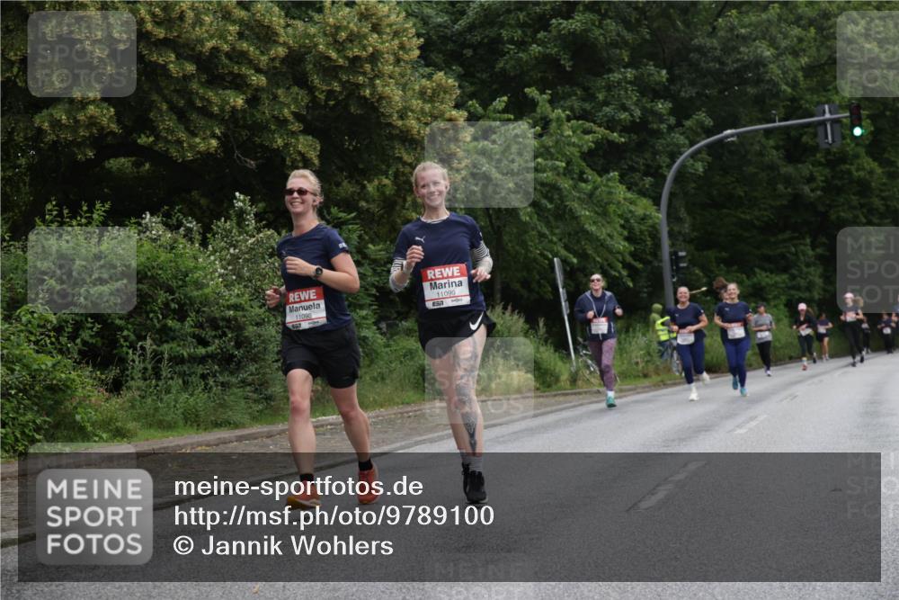 14.06.2026 - REWE Women's Run Jannik Wohlers http://msf.ph/oto/9789100 14.06.2026 10:01:59 Laufen 11098, 11099, 57 meine-sportfotos.de