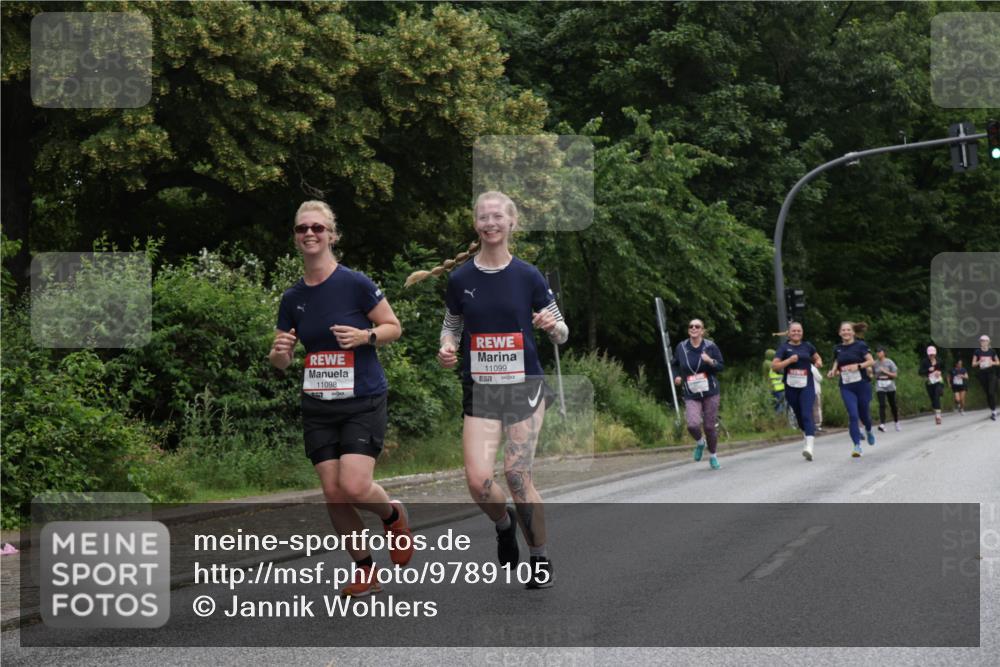 14.06.2026 - REWE Women's Run Jannik Wohlers http://msf.ph/oto/9789105 14.06.2026 10:01:59 Laufen 11098, 11099 meine-sportfotos.de