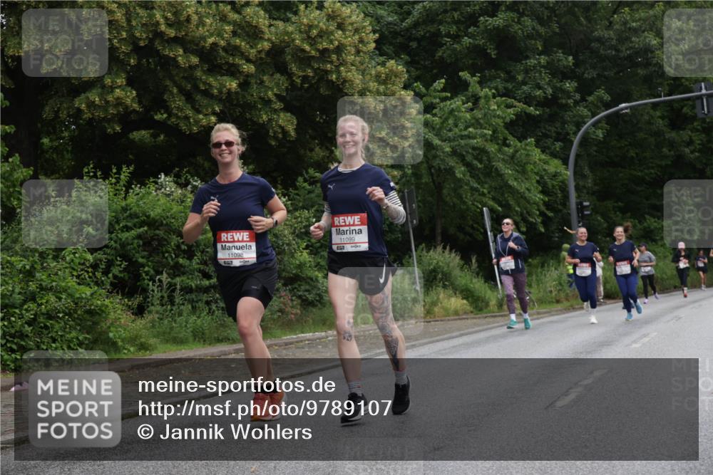 14.06.2026 - REWE Women's Run Jannik Wohlers http://msf.ph/oto/9789107 14.06.2026 10:02:00 Laufen 11098, 11099, 7, 6577 meine-sportfotos.de