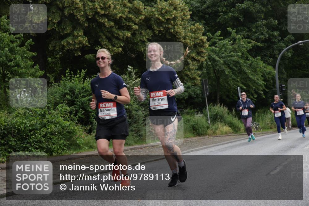 14.06.2026 - REWE Women's Run Jannik Wohlers http://msf.ph/oto/9789113 14.06.2026 10:02:00 Laufen 11098, 657, 11099, 7 meine-sportfotos.de