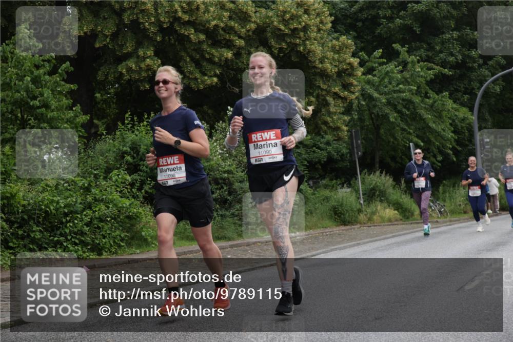14.06.2026 - REWE Women's Run Jannik Wohlers http://msf.ph/oto/9789115 14.06.2026 10:02:00 Laufen 11098, 657, 11099, 57 meine-sportfotos.de