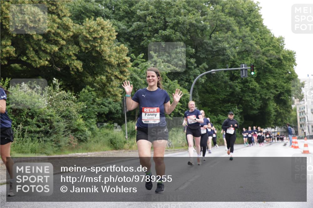 14.06.2026 - REWE Women's Run Jannik Wohlers http://msf.ph/oto/9789255 14.06.2026 10:02:18 Laufen 10965, 7 meine-sportfotos.de