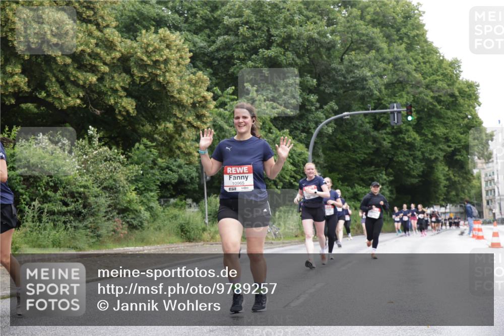 14.06.2026 - REWE Women's Run Jannik Wohlers http://msf.ph/oto/9789257 14.06.2026 10:02:18 Laufen 10965 meine-sportfotos.de