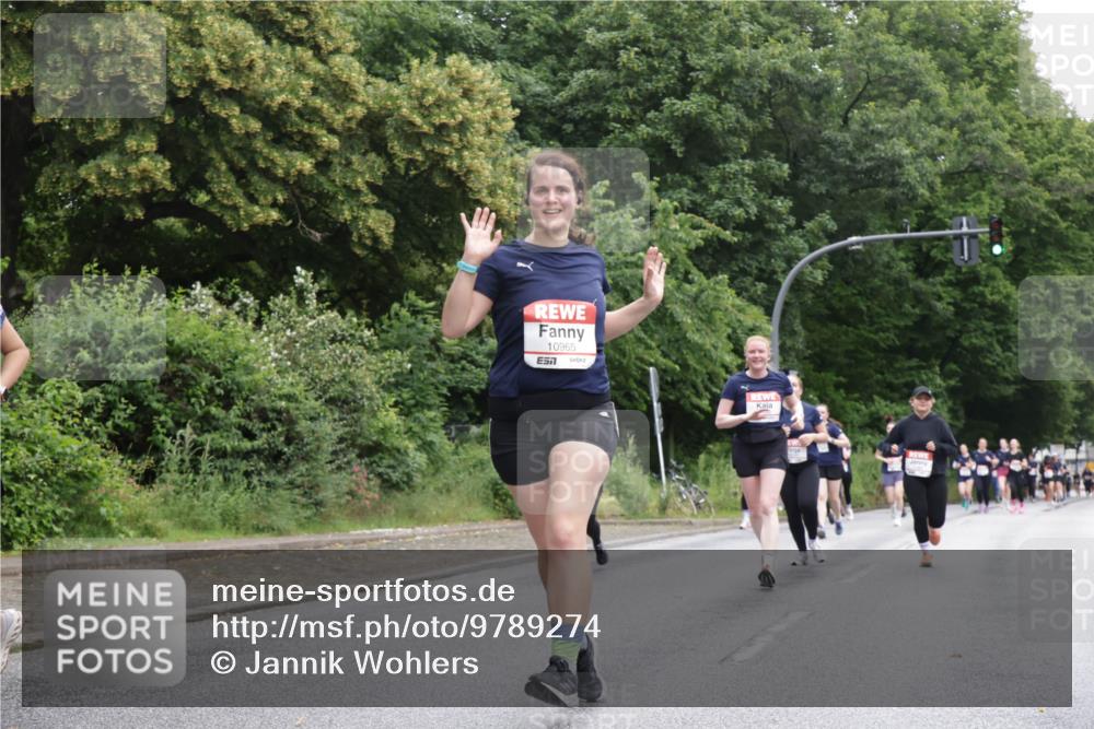 14.06.2026 - REWE Women's Run Jannik Wohlers http://msf.ph/oto/9789274 14.06.2026 10:02:19 Laufen 10965, 7 meine-sportfotos.de