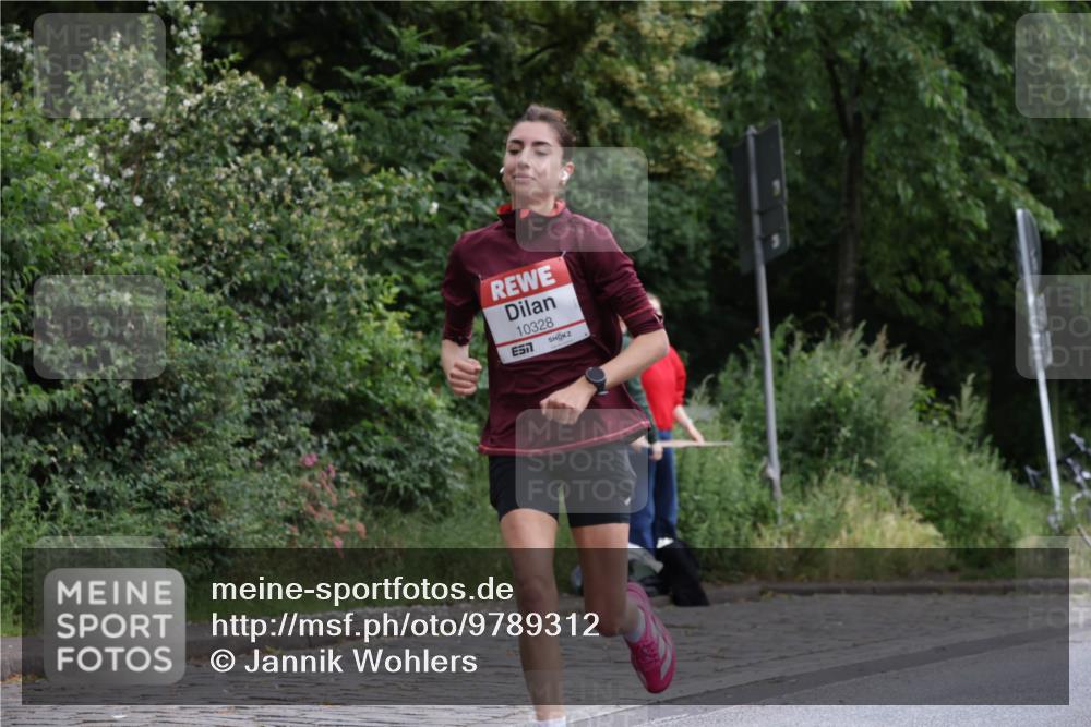14.06.2026 - REWE Women's Run Jannik Wohlers http://msf.ph/oto/9789312 14.06.2026 09:41:24 Laufen 10328, 57 meine-sportfotos.de