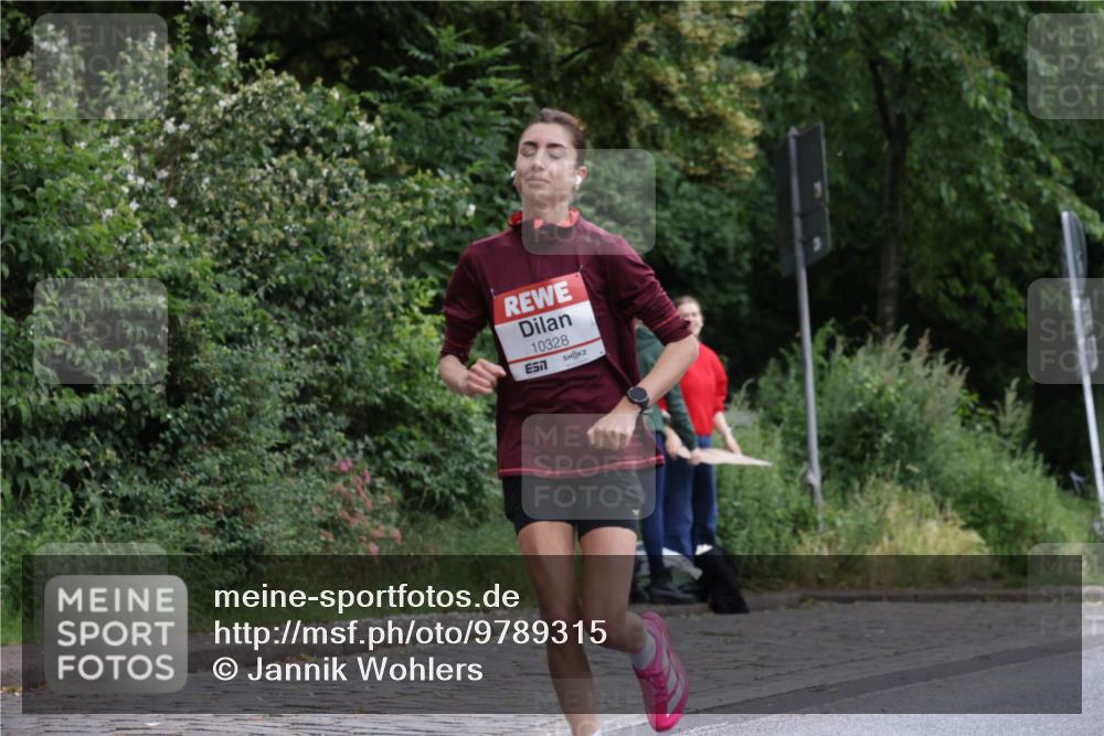 14.06.2026 - REWE Women's Run Jannik Wohlers http://msf.ph/oto/9789315 14.06.2026 09:41:24 Laufen 10328, 7 meine-sportfotos.de
