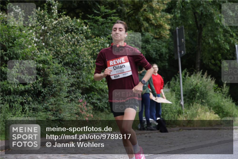 14.06.2026 - REWE Women's Run Jannik Wohlers http://msf.ph/oto/9789317 14.06.2026 09:41:24 Laufen 10328, 57 meine-sportfotos.de