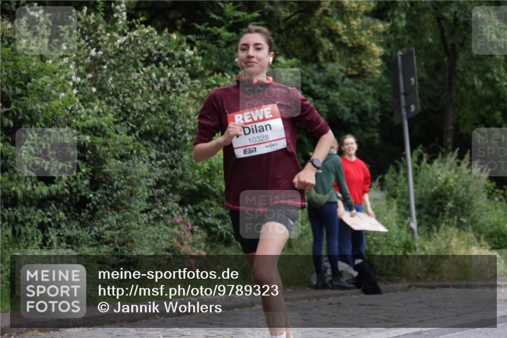 14.06.2026 - REWE Women's Run Jannik Wohlers http://msf.ph/oto/9789323 14.06.2026 09:41:24 Laufen 10328, 7 meine-sportfotos.de
