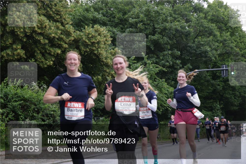 14.06.2026 - REWE Women's Run Jannik Wohlers http://msf.ph/oto/9789423 14.06.2026 10:02:33 Laufen 10350, 7, 11033, 10467, 57, 650 meine-sportfotos.de