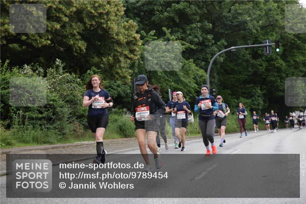 14.06.2026 - REWE Women's Run Jannik Wohlers http://msf.ph/oto/9789454 14.06.2026 10:02:38 Laufen 11145, 11153 meine-sportfotos.de