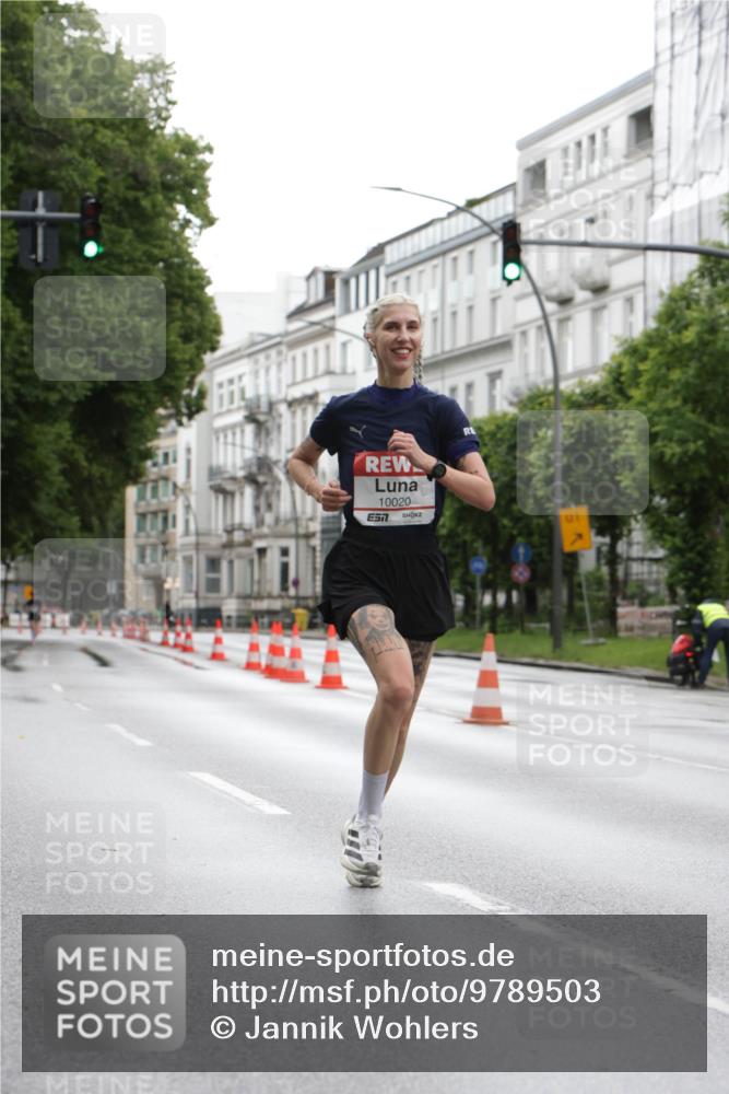 14.06.2026 - REWE Women's Run Jannik Wohlers http://msf.ph/oto/9789503 14.06.2026 09:42:43 Laufen 10020, 01 meine-sportfotos.de