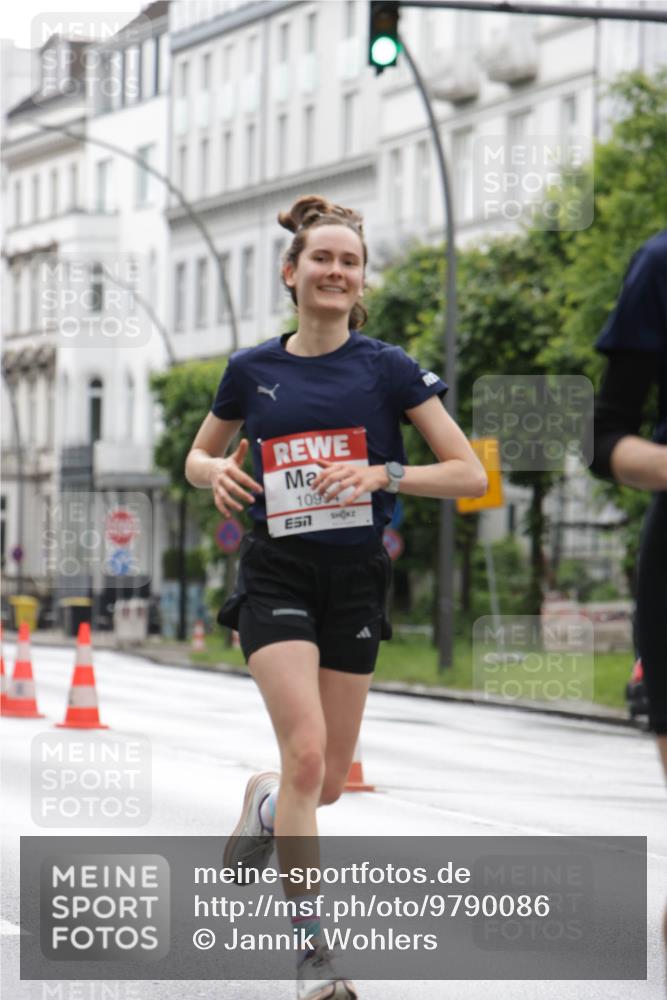14.06.2026 - REWE Women's Run Jannik Wohlers http://msf.ph/oto/9790086 14.06.2026 09:44:14 Laufen 10994, 7 meine-sportfotos.de
