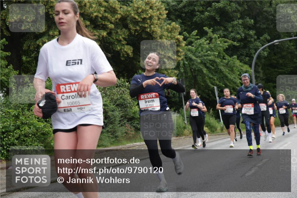 14.06.2026 - REWE Women's Run Jannik Wohlers http://msf.ph/oto/9790120 14.06.2026 10:03:32 Laufen 57, 10665, 6577, 11159 meine-sportfotos.de