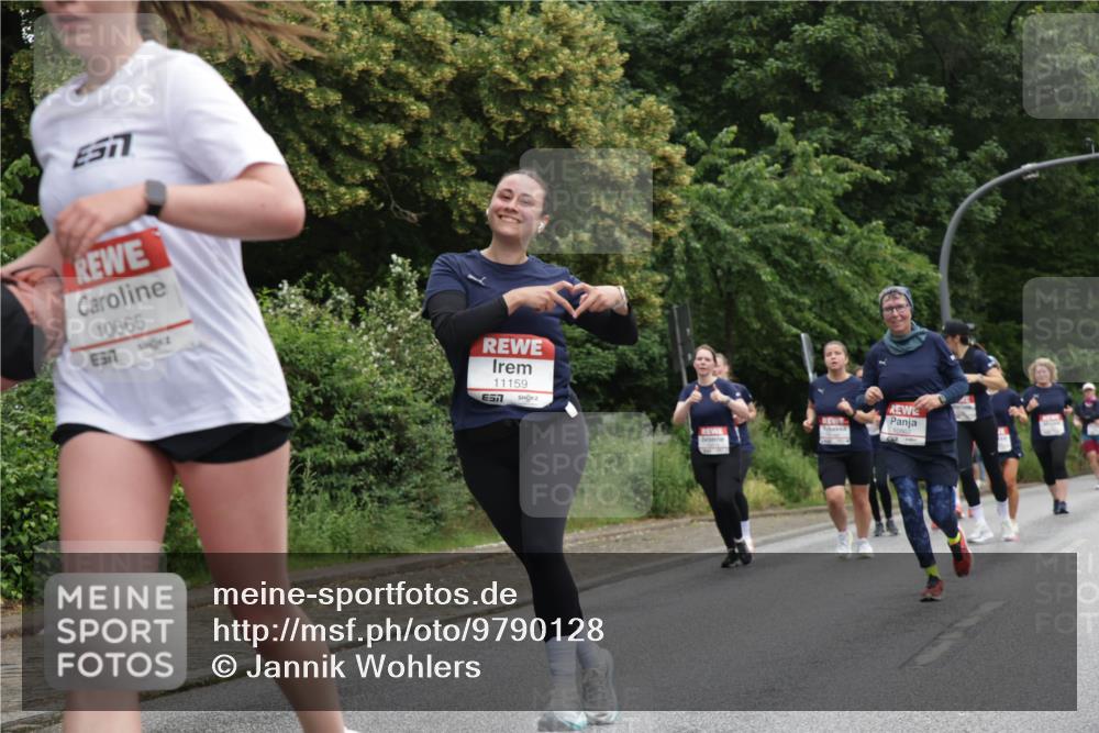 14.06.2026 - REWE Women's Run Jannik Wohlers http://msf.ph/oto/9790128 14.06.2026 10:03:32 Laufen 10665, 7, 11159, 1086 meine-sportfotos.de