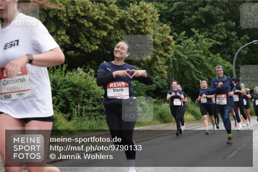 14.06.2026 - REWE Women's Run Jannik Wohlers http://msf.ph/oto/9790133 14.06.2026 10:03:32 Laufen 7, 10665, 11159 meine-sportfotos.de