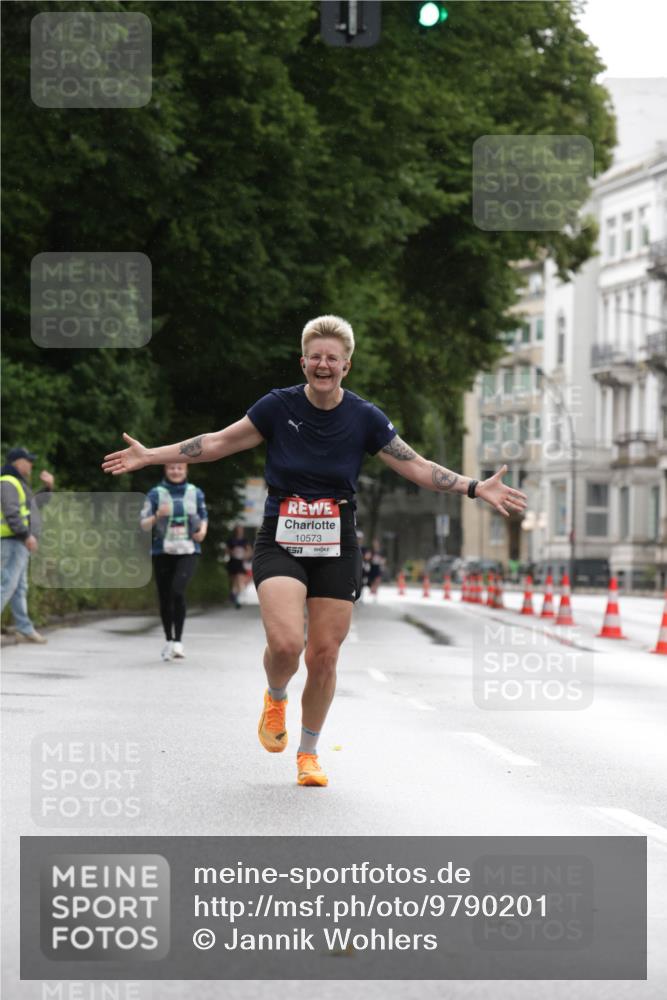 14.06.2026 - REWE Women's Run Jannik Wohlers http://msf.ph/oto/9790201 14.06.2026 09:44:28 Laufen 10573, 7 meine-sportfotos.de
