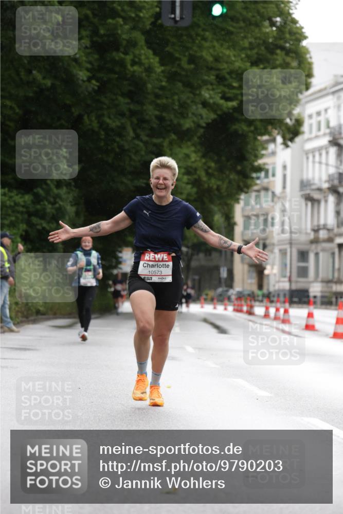 14.06.2026 - REWE Women's Run Jannik Wohlers http://msf.ph/oto/9790203 14.06.2026 09:44:28 Laufen 10573, 7 meine-sportfotos.de