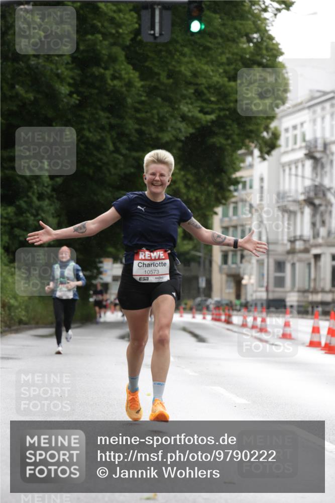 14.06.2026 - REWE Women's Run Jannik Wohlers http://msf.ph/oto/9790222 14.06.2026 09:44:29 Laufen 10573, 7 meine-sportfotos.de