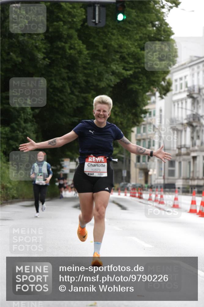 14.06.2026 - REWE Women's Run Jannik Wohlers http://msf.ph/oto/9790226 14.06.2026 09:44:29 Laufen 10573, 7 meine-sportfotos.de