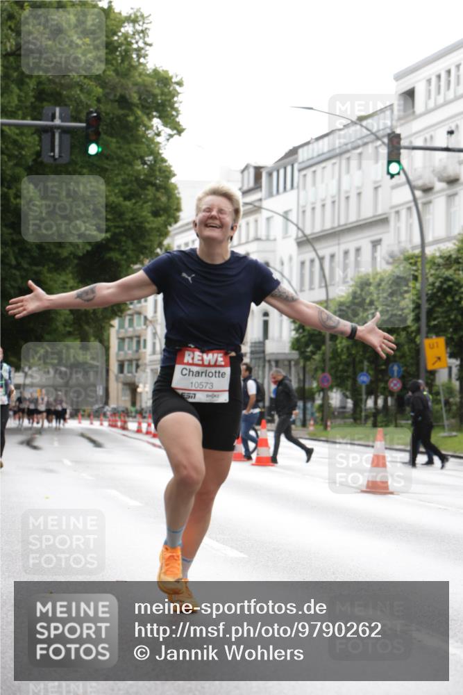 14.06.2026 - REWE Women's Run Jannik Wohlers http://msf.ph/oto/9790262 14.06.2026 09:44:30 Laufen 10573, 1 meine-sportfotos.de
