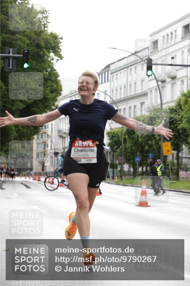 14.06.2026 - REWE Women's Run Jannik Wohlers http://msf.ph/oto/9790267 14.06.2026 09:44:30 Laufen 10573, 1 meine-sportfotos.de
