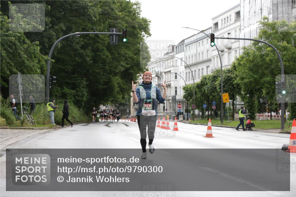 14.06.2026 - REWE Women's Run Jannik Wohlers http://msf.ph/oto/9790300 14.06.2026 09:44:35 Laufen 01, 10827 meine-sportfotos.de