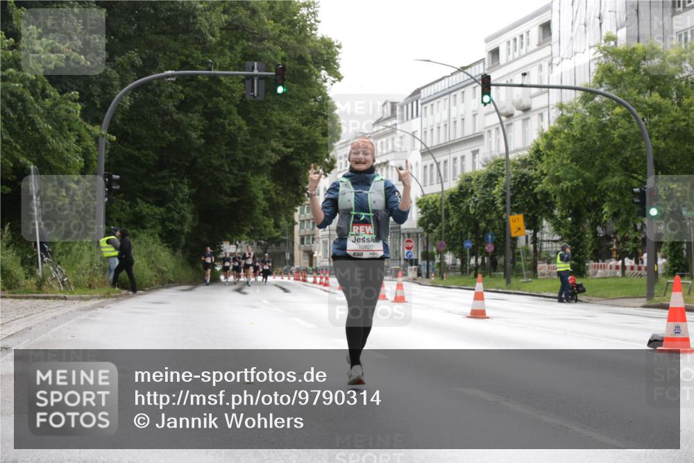 14.06.2026 - REWE Women's Run Jannik Wohlers http://msf.ph/oto/9790314 14.06.2026 09:44:35 Laufen 10827, 57, 01 meine-sportfotos.de