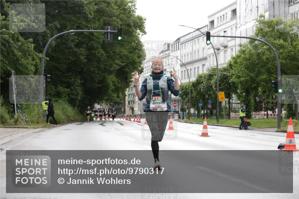 14.06.2026 - REWE Women's Run Jannik Wohlers http://msf.ph/oto/9790317 14.06.2026 09:44:35 Laufen 10827, 57, 1 meine-sportfotos.de
